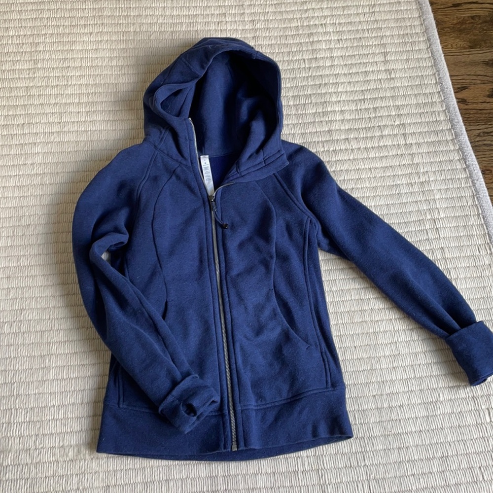 Navy Lululemon hoodie.